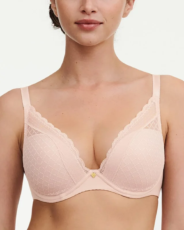 Balconette bras with a stylish and flattering design Chantelle Norah Chick Plunge T-Shirt Bra - C16MNA Balconette bras with a stylish and flattering design Chantelle Norah Chick Plunge T-Shirt Bra - C16MNA